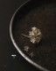 中里华奈雅致的蕾丝花饰钩编